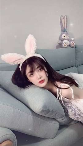 陆七萬主播照片