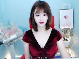 笑笑暂退主播照片