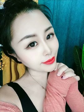 梨莎挺住啊主播照片
