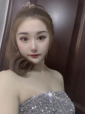 丫总❤言言主播照片