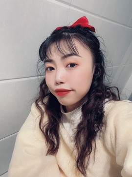 佩佩奇主播照片