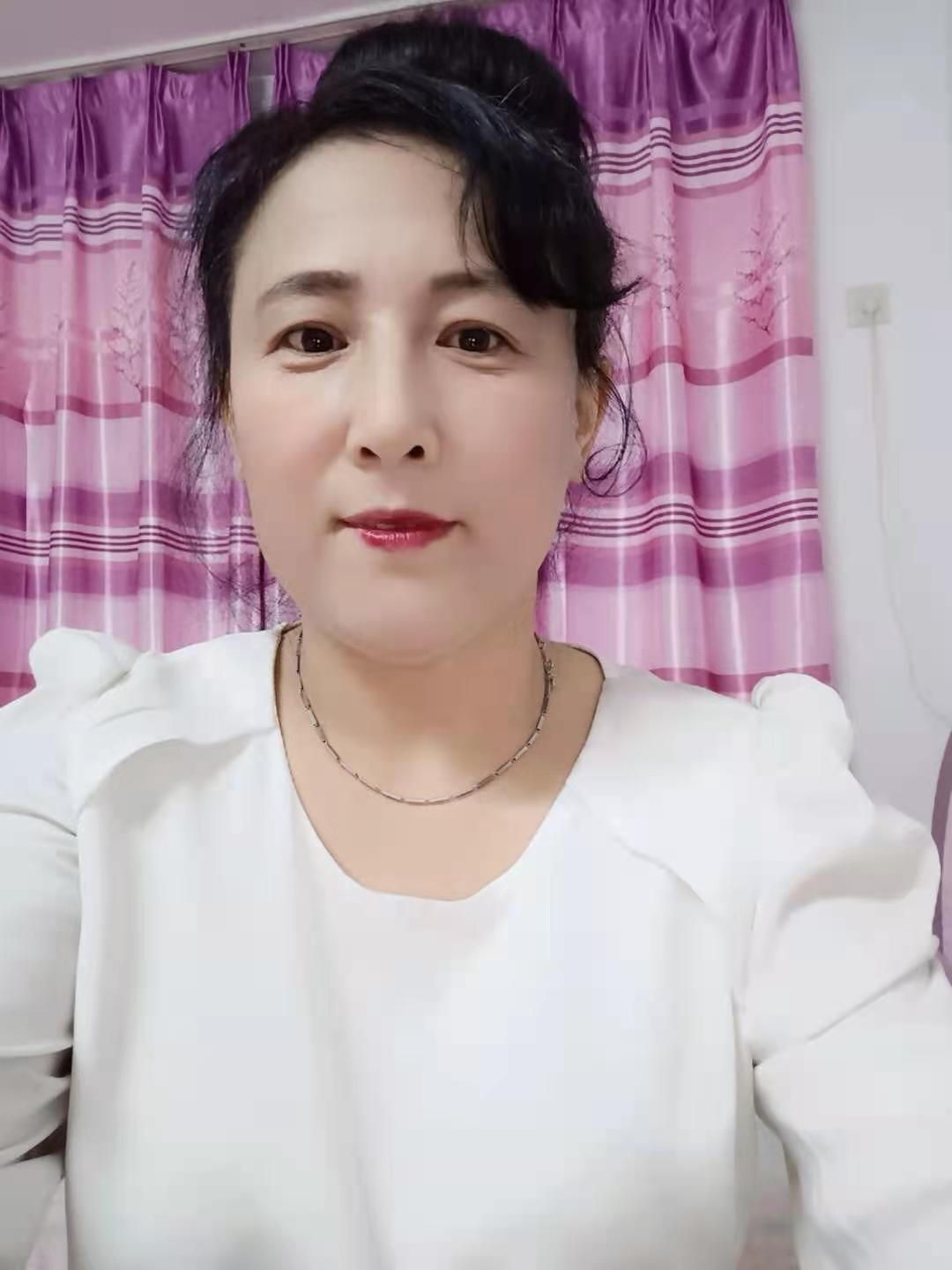 爱笑的欣茹主播照片