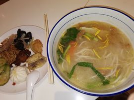 高脚凳主播照片