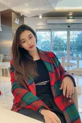 瑞木林莎主播照片