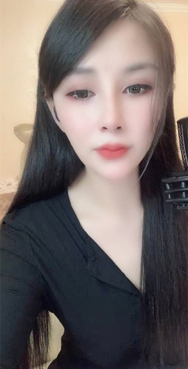 陆七萬主播照片