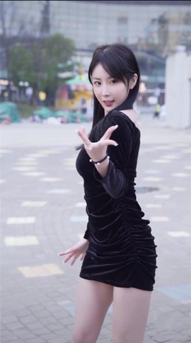 陆七萬主播照片