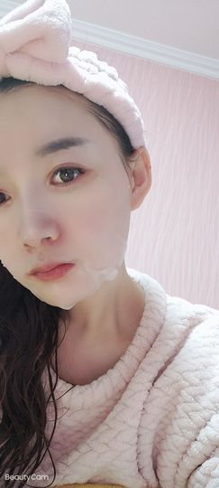 吉小月月呀主播照片