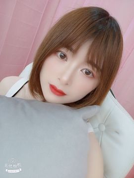 笑笑暂退主播照片