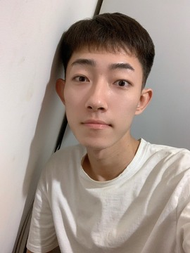 小七不小主播照片