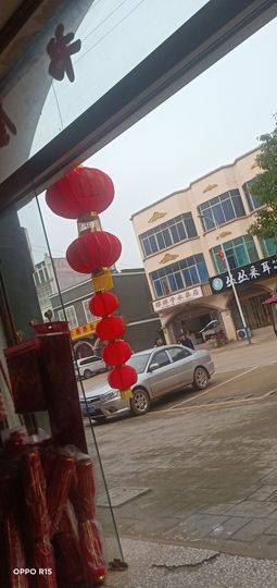 胆量小的华主播照片