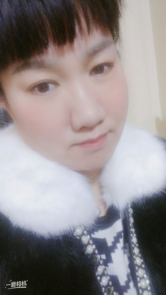 m青青子衿主播照片