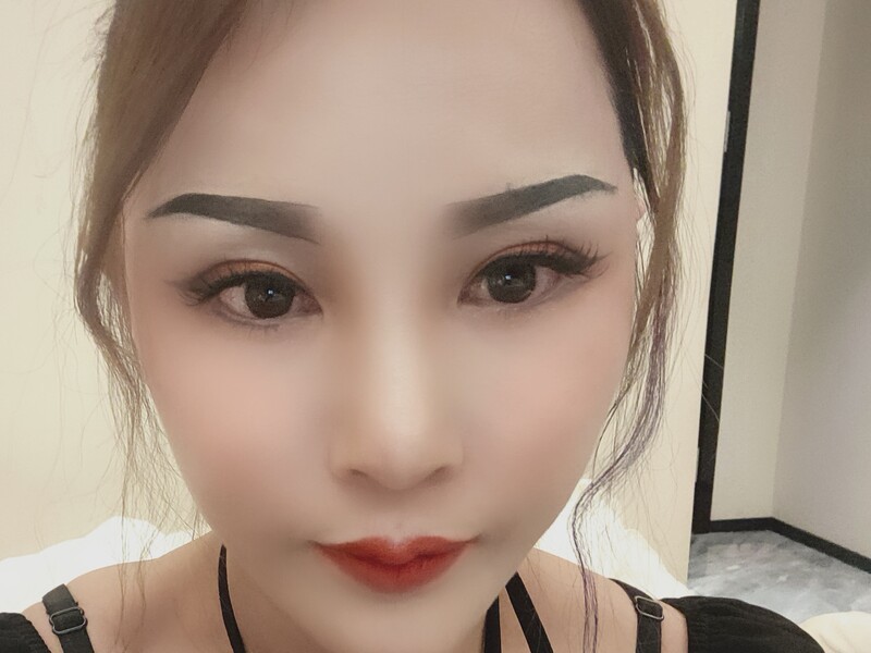 小馨儿？的主播海报