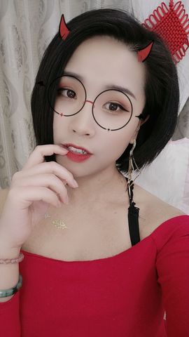 茶茶幸运星主播照片