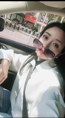 莫名….主播照片
