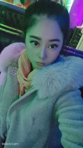 沁馨ღ求百元榜主播照片
