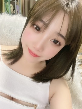 三三哟主播照片