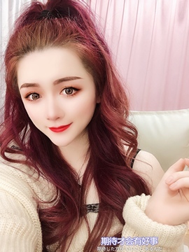QQ奶糖主播照片