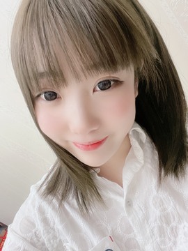 三三哟主播照片