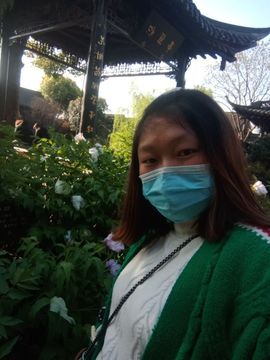 不敢去爱了主播照片