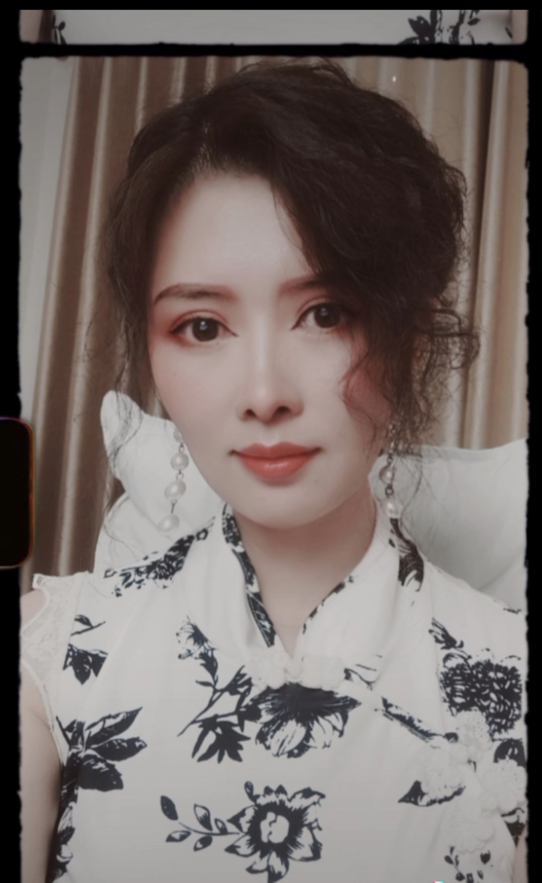 伊娜🎶静静唱的图片