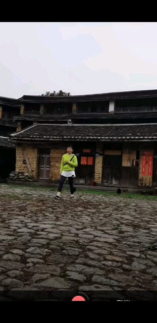 六不能全屏？😟