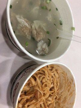 小海屯🐬李主播照片