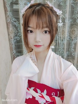 白鹿贝塔主播照片