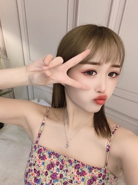 Xiaoxiao鹿主播照片