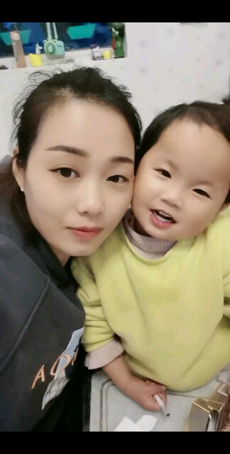 婉晴和婉晴妈/大笑/
