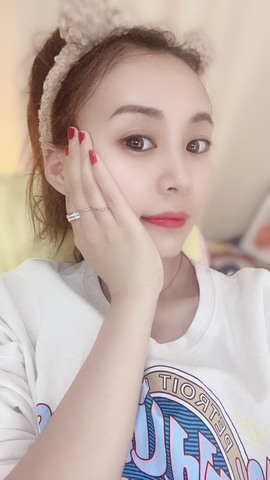 钱小亿主播照片