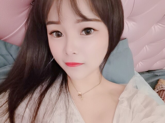 不如初见a2海报