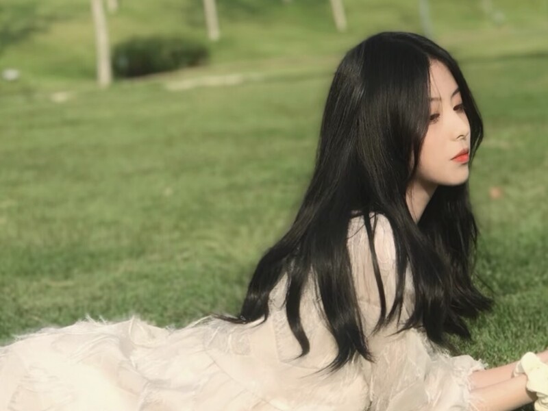 一只柠求暴力升级的直播间