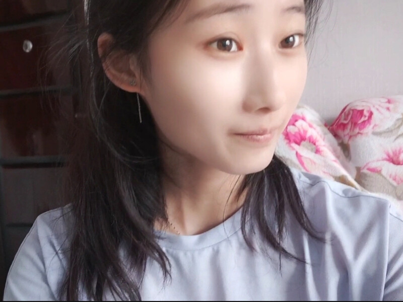894533的主播海报