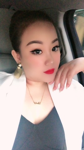 仟亿加油主播照片