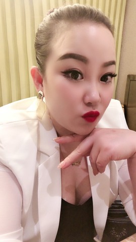 仟亿加油主播照片
