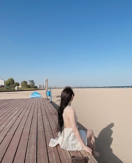 欣一诺主播照片