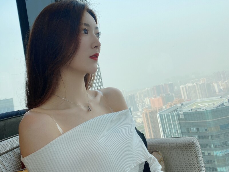 没人爱的路人甲的主播海报
