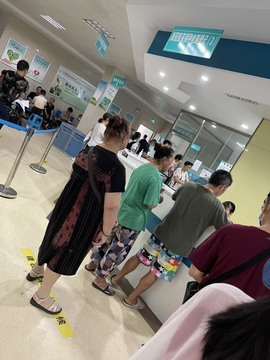 娜塔莎退主播照片