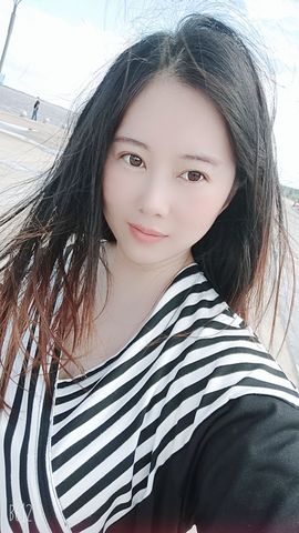 沁馨ღ求百元榜主播照片