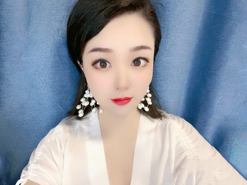 妃💋的主播海报