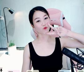 现实✔差距主播照片