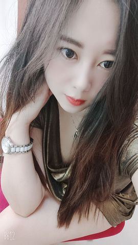沁馨ღ求百元榜主播照片
