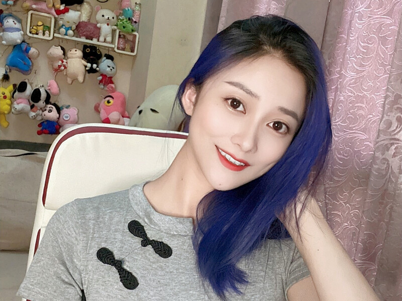 甜甜求大哥的主播海报