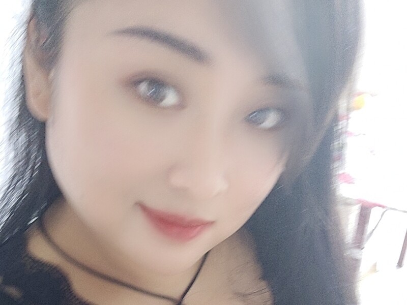 情子璇的主播海报