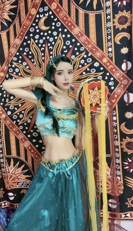 娜塔莎退主播照片