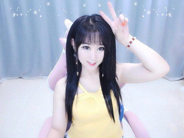 云璃柒海报