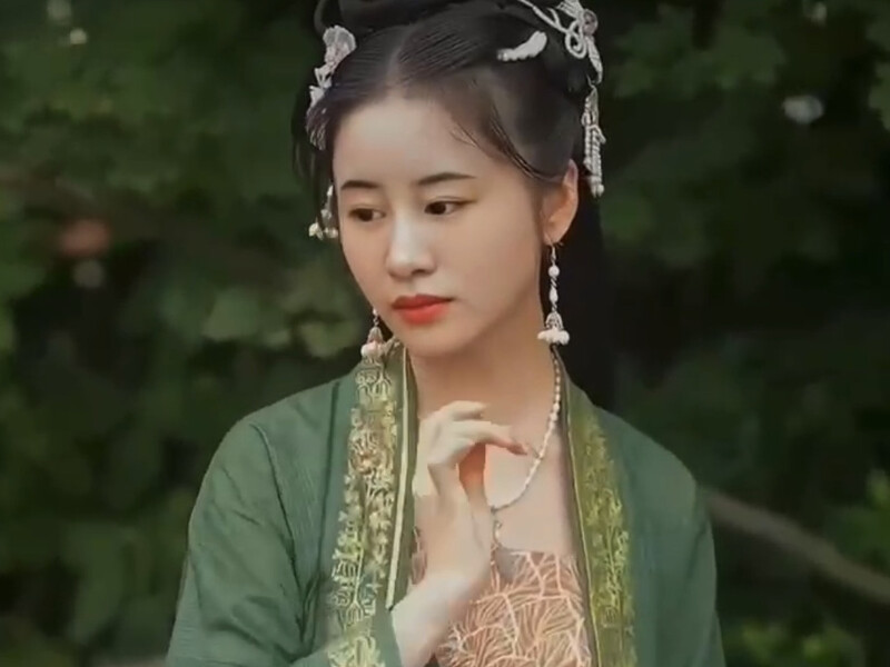 一只妮兔子的主播海报