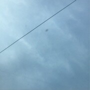 雨中漫步健康快乐