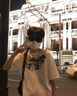 我是耀温顺主播照片