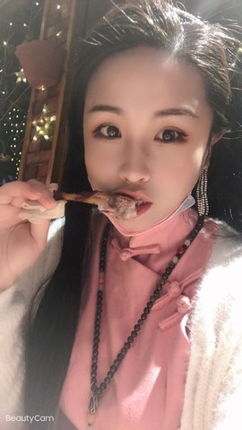 茶茶19号周年主播照片